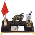 金牛紅木臺(tái)歷定制 物載德厚紅木臺(tái)歷定做